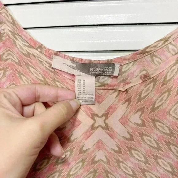 Forever 21 Dusty Rose Bohemian Print Sleeveless Camisole Size M - Picture 3 of 4